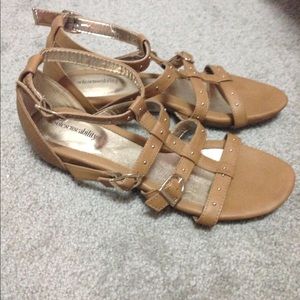 Women's shoes. Size 8 1/2